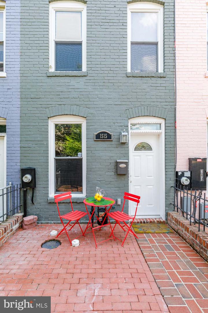 1515 Independence Ave Se Property Photo 2