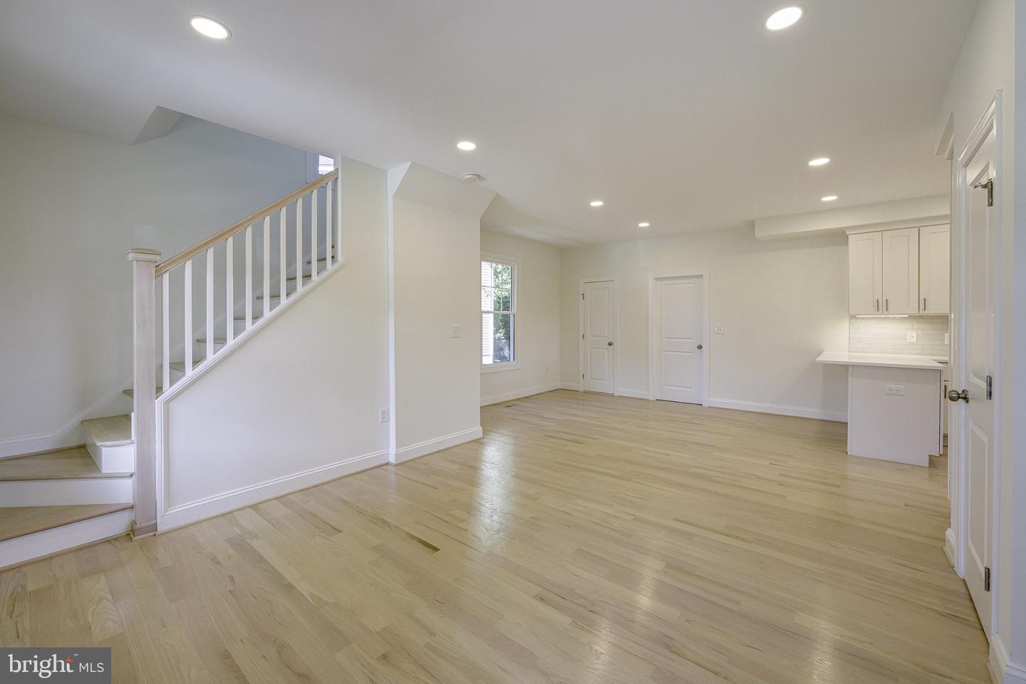 DCDC2283842 Property Photo 3