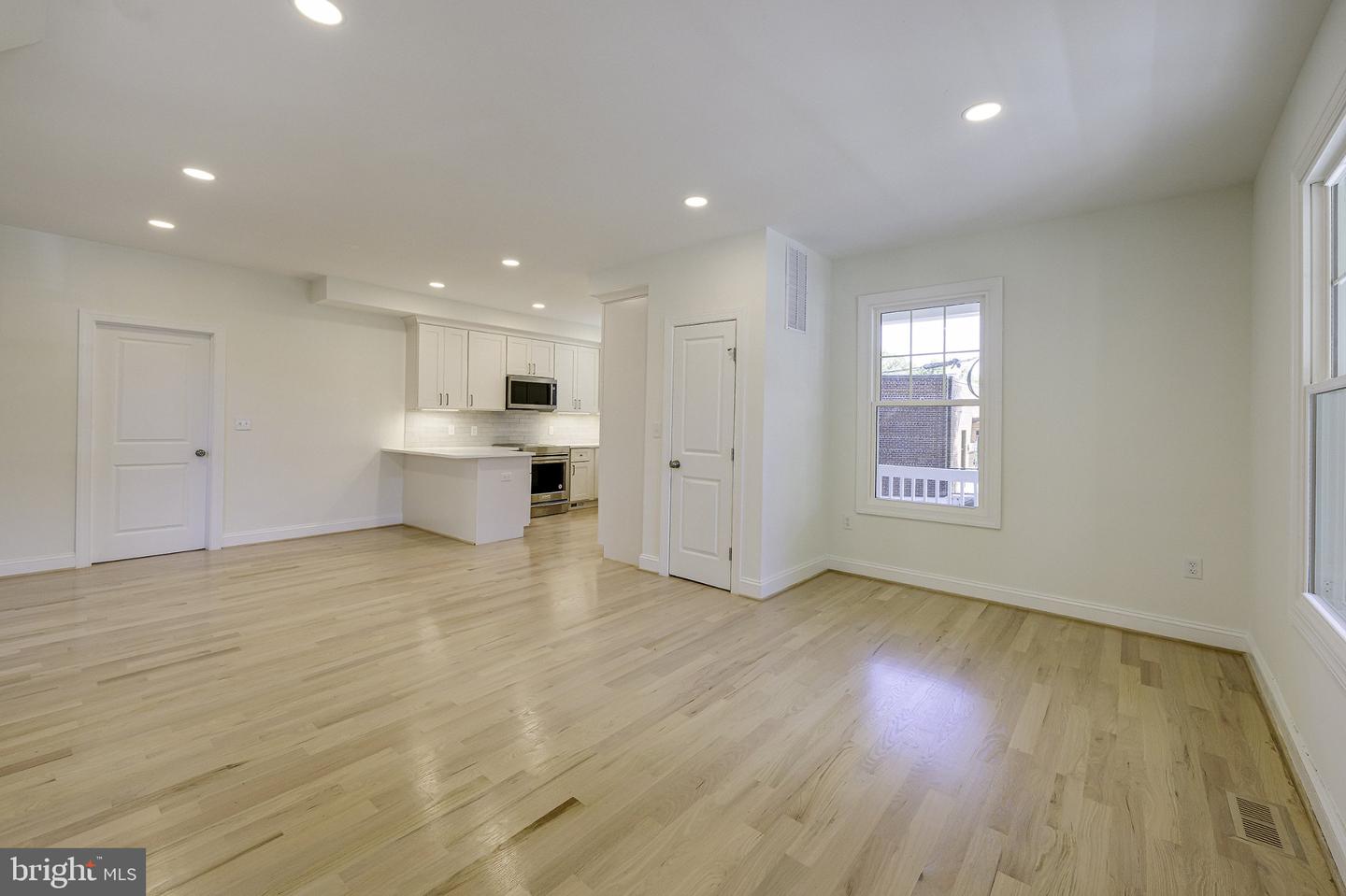 DCDC2283842 Property Photo 4