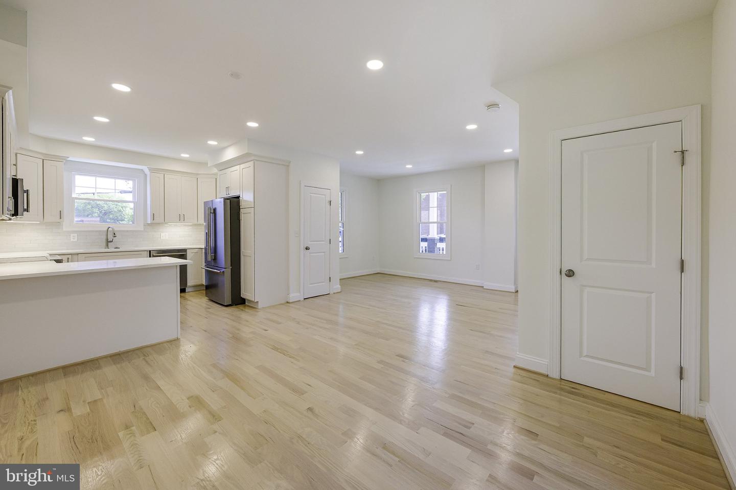 DCDC2283842 Property Photo 6