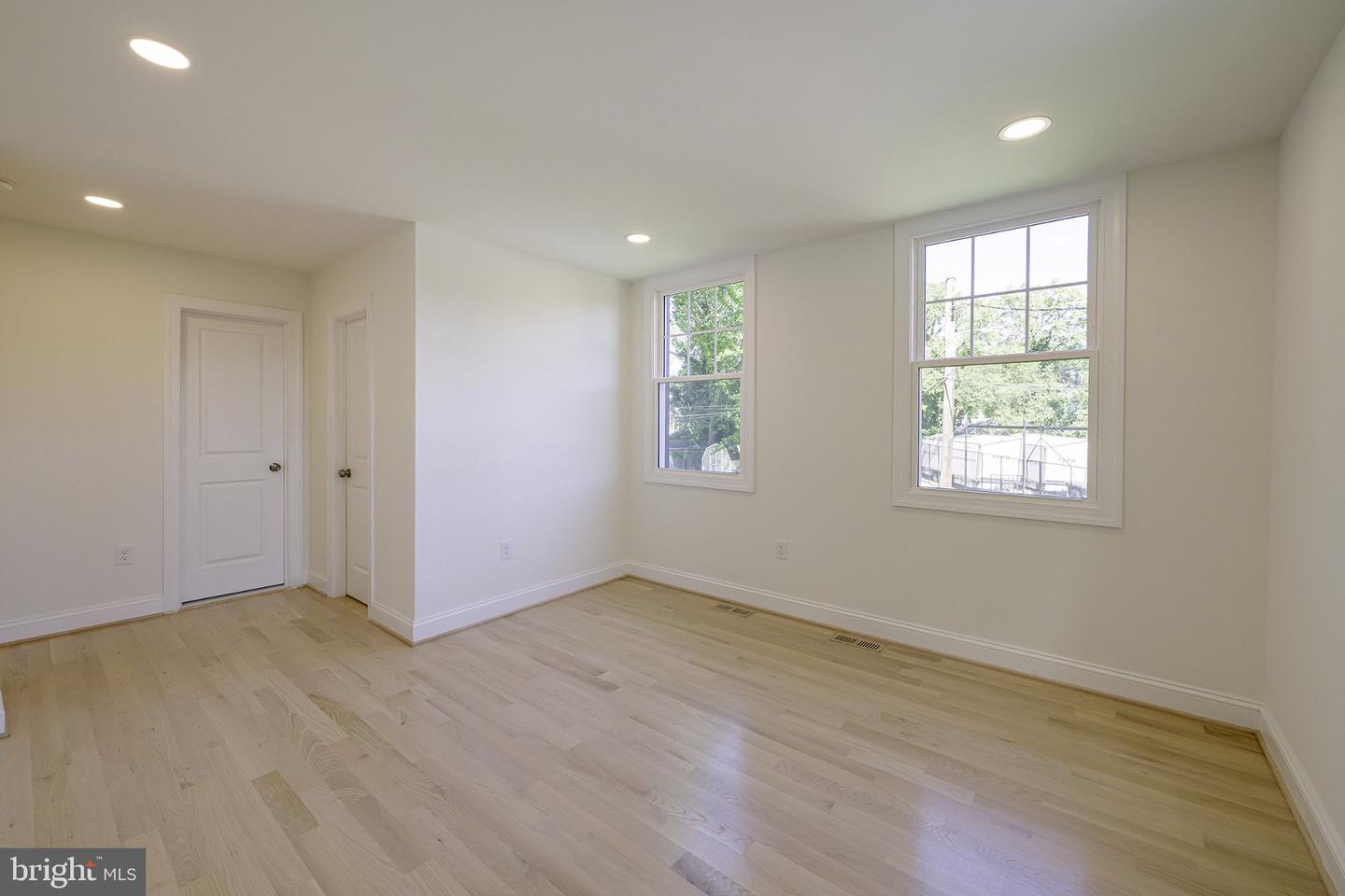 DCDC2283842 Property Photo 12