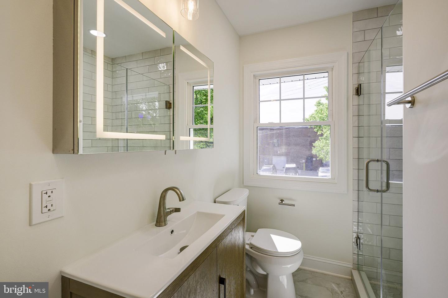DCDC2283842 Property Photo 17