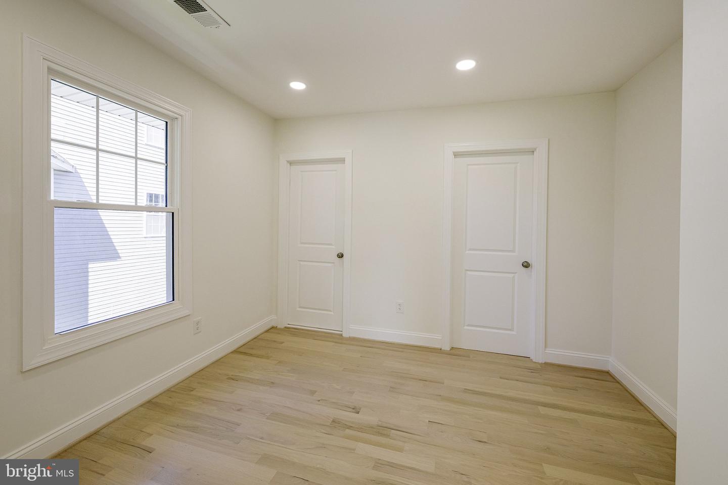 DCDC2283842 Property Photo 23