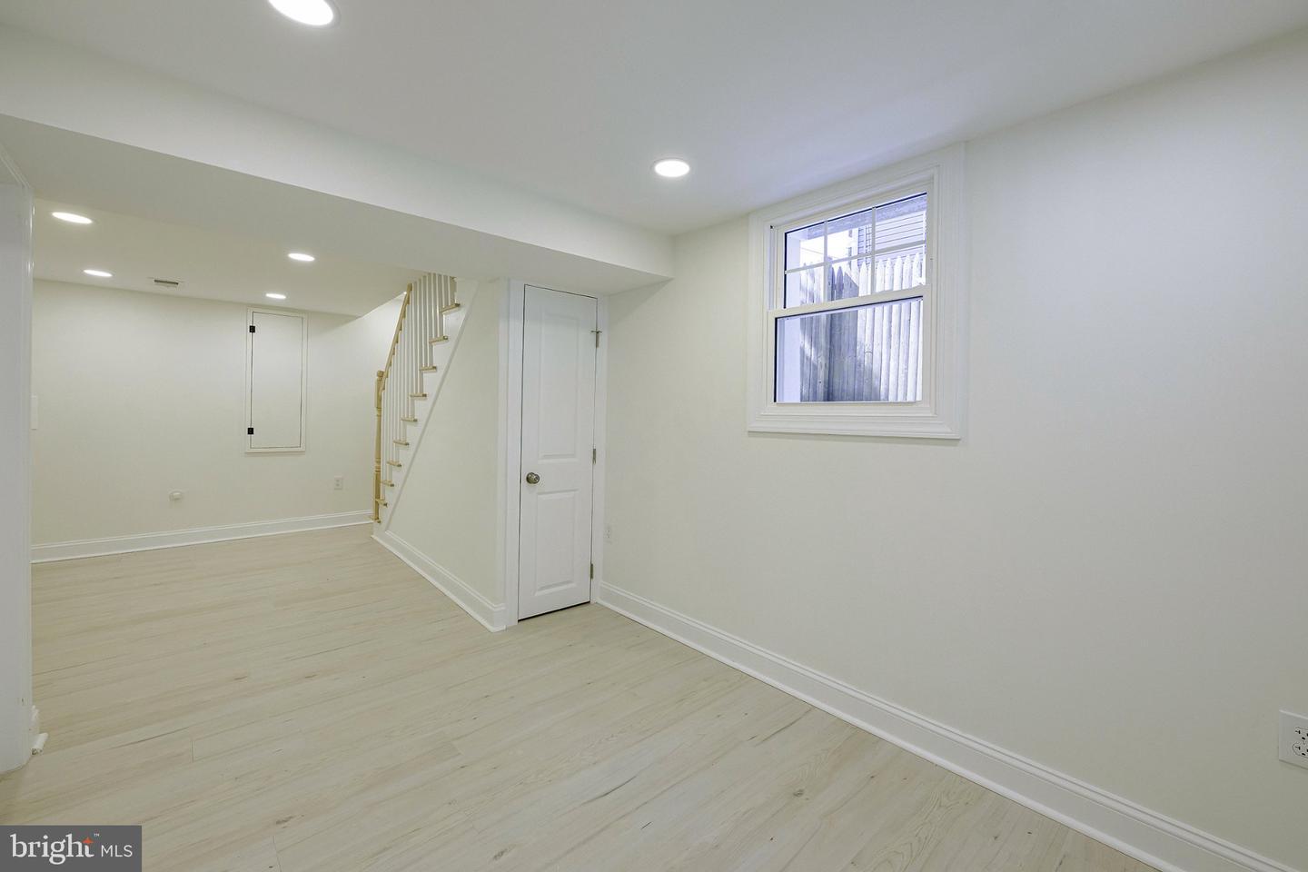 DCDC2283842 Property Photo 32