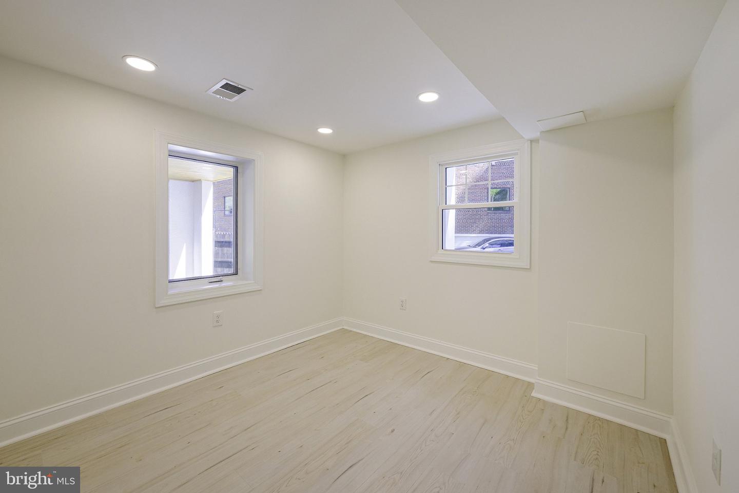 DCDC2283842 Property Photo 35
