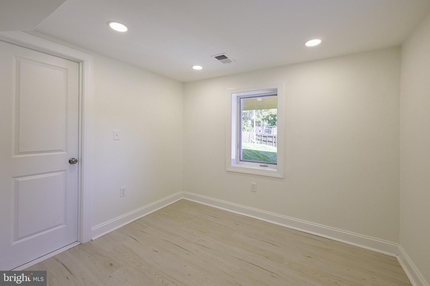 DCDC2283842 Property Photo 36
