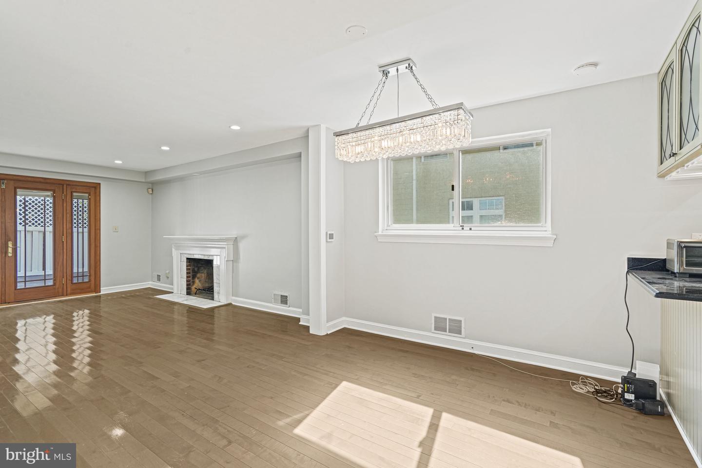 2749 Arizona Ave Nw Property Photo 9