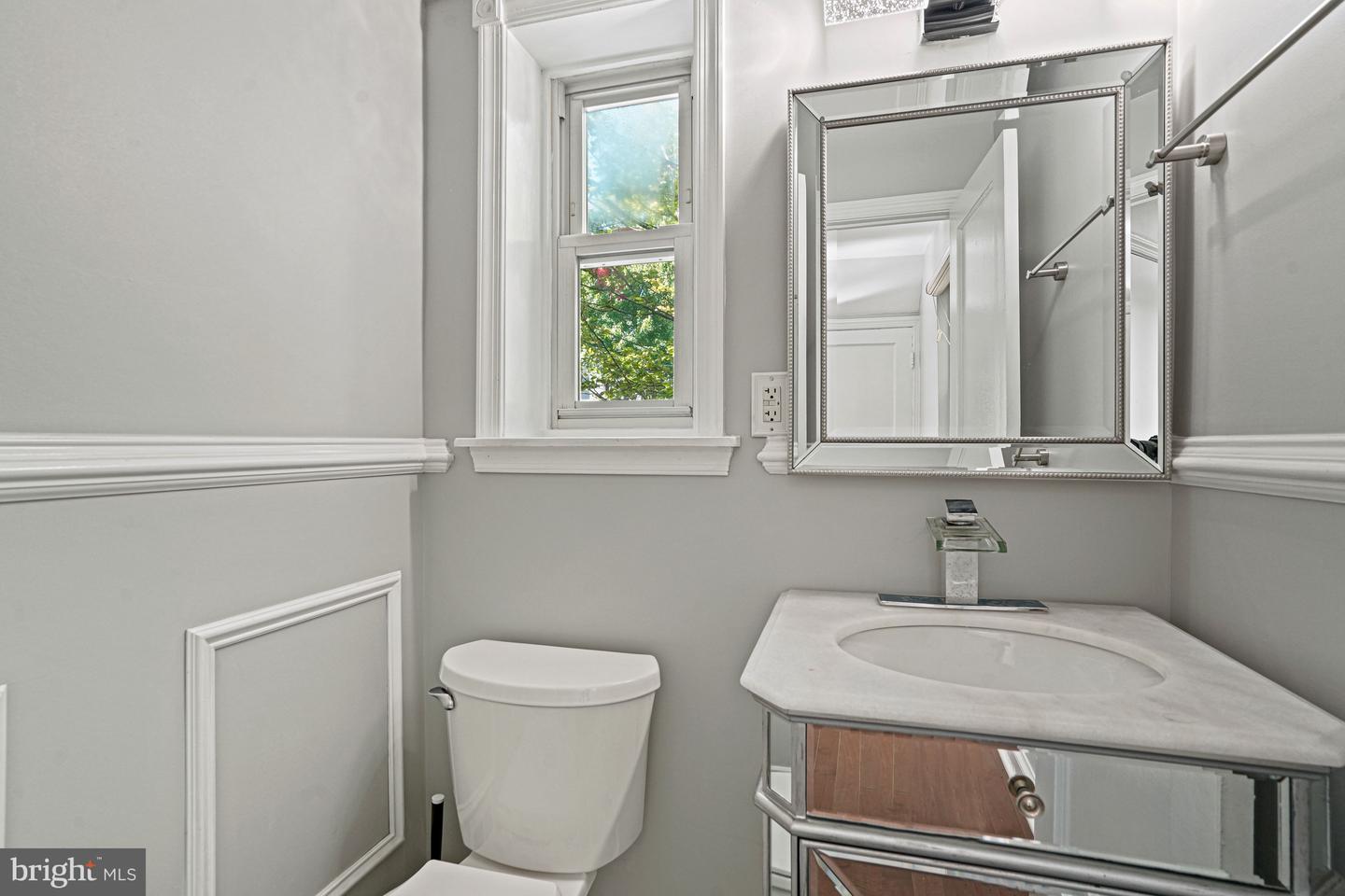 2749 Arizona Ave Nw Property Photo 15