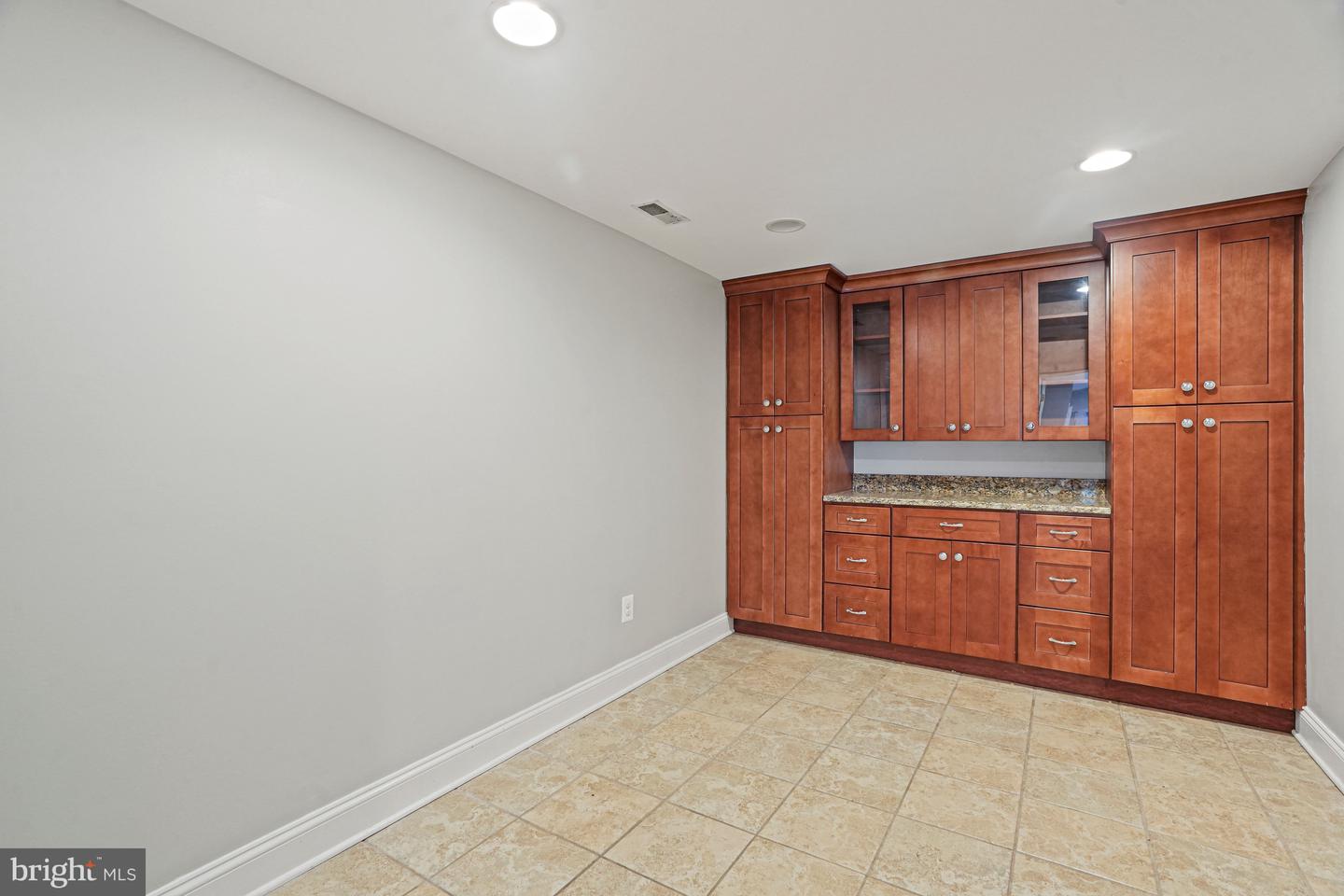 2749 Arizona Ave Nw Property Photo 26