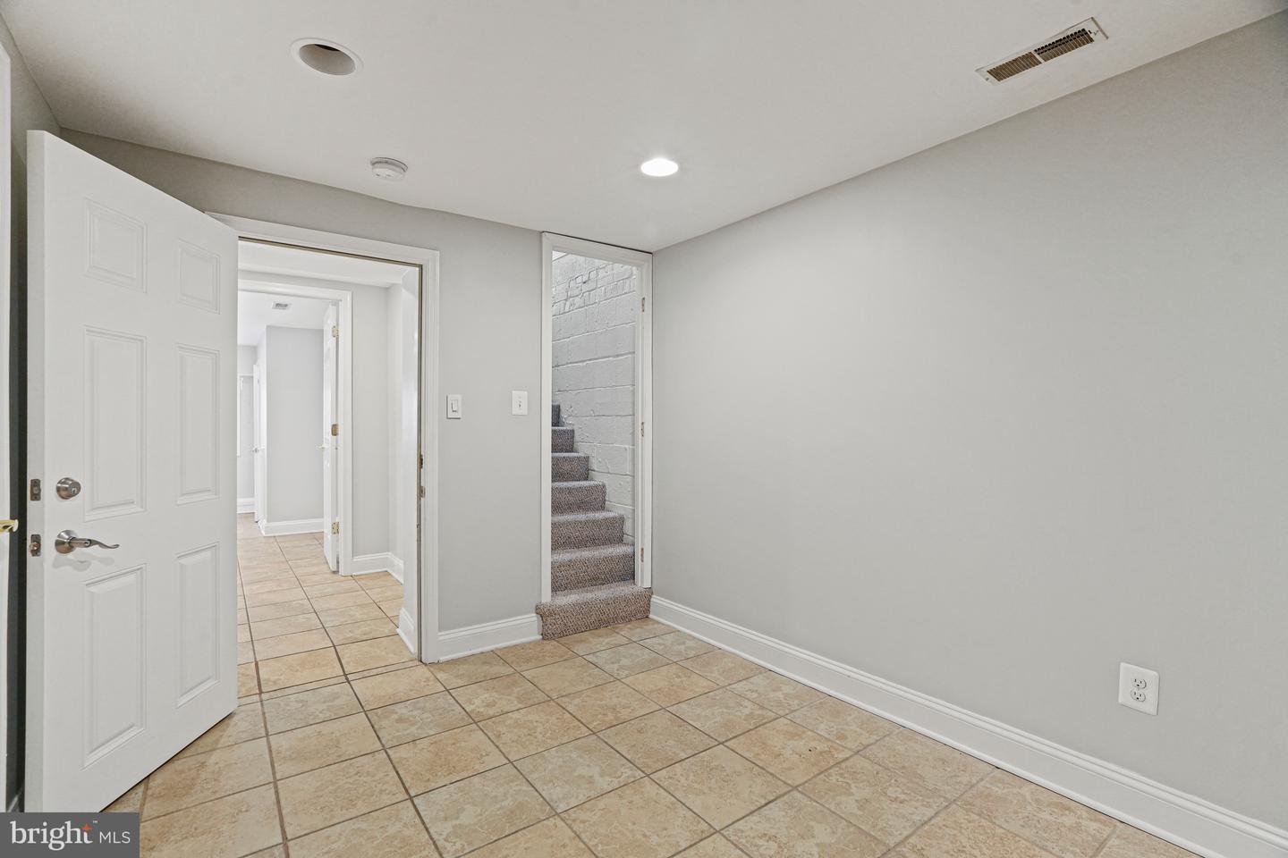 2749 Arizona Ave Nw Property Photo 27