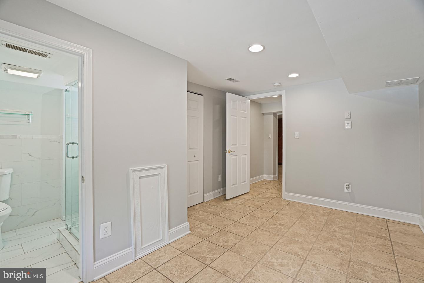 2749 Arizona Ave Nw Property Photo 30