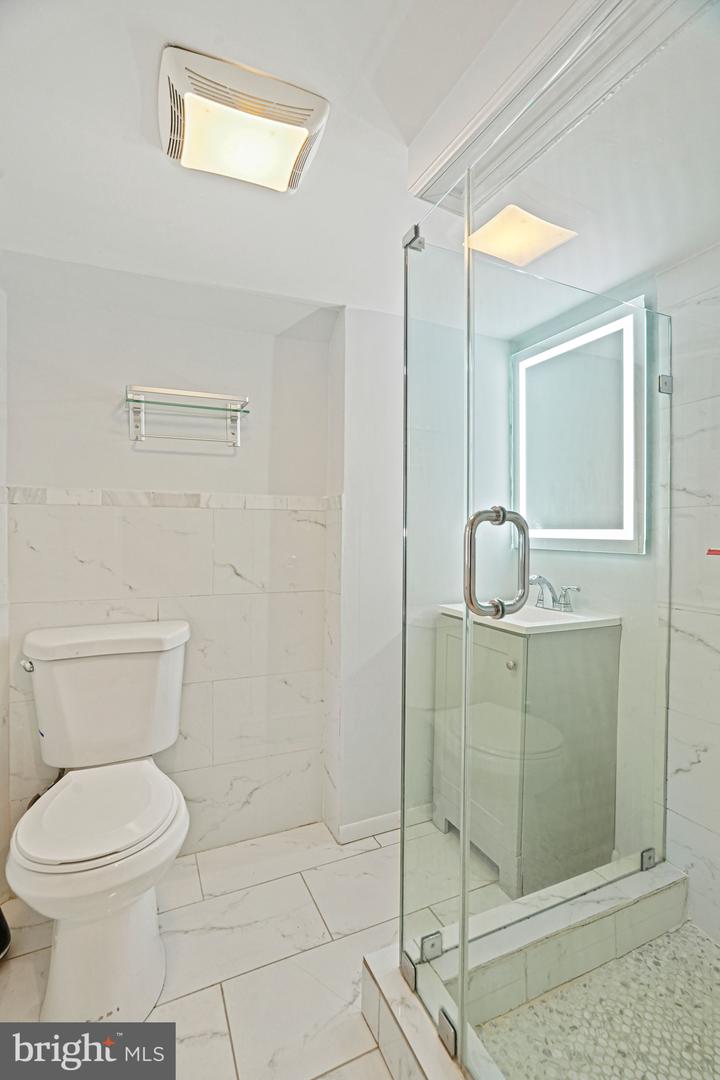 2749 Arizona Ave Nw Property Photo 32