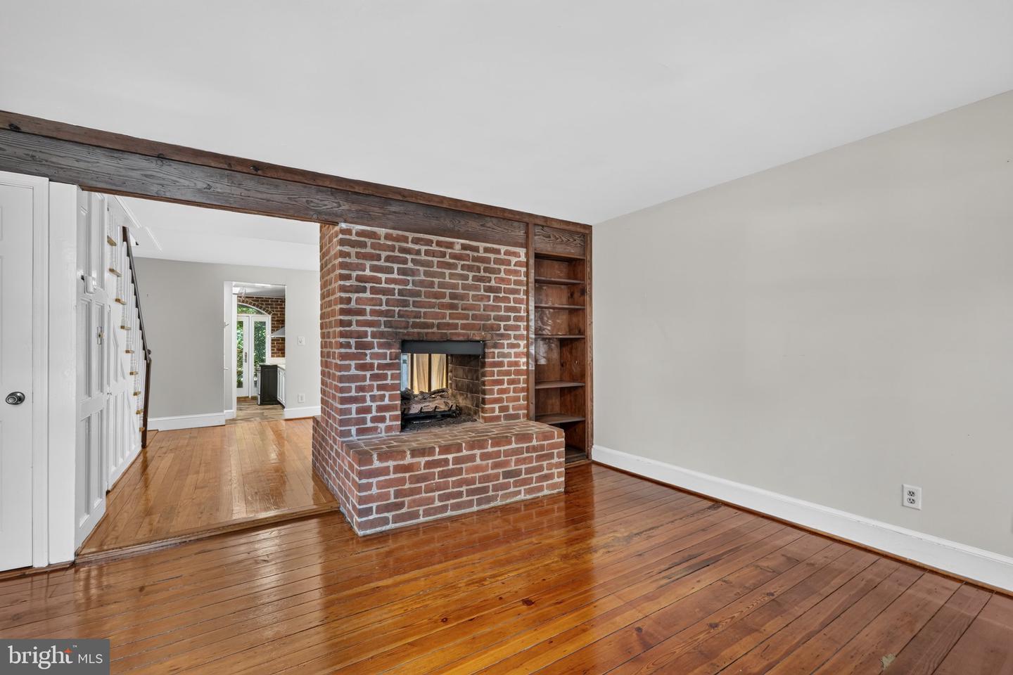 1225 E St Se Property Photo 3