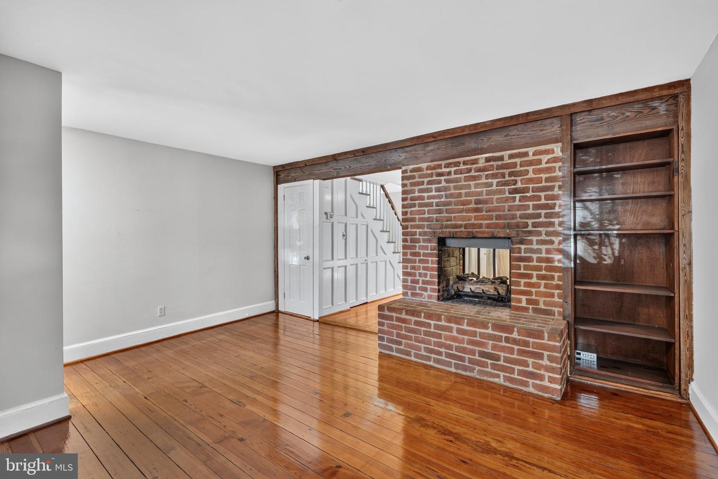 1225 E St Se Property Photo 4