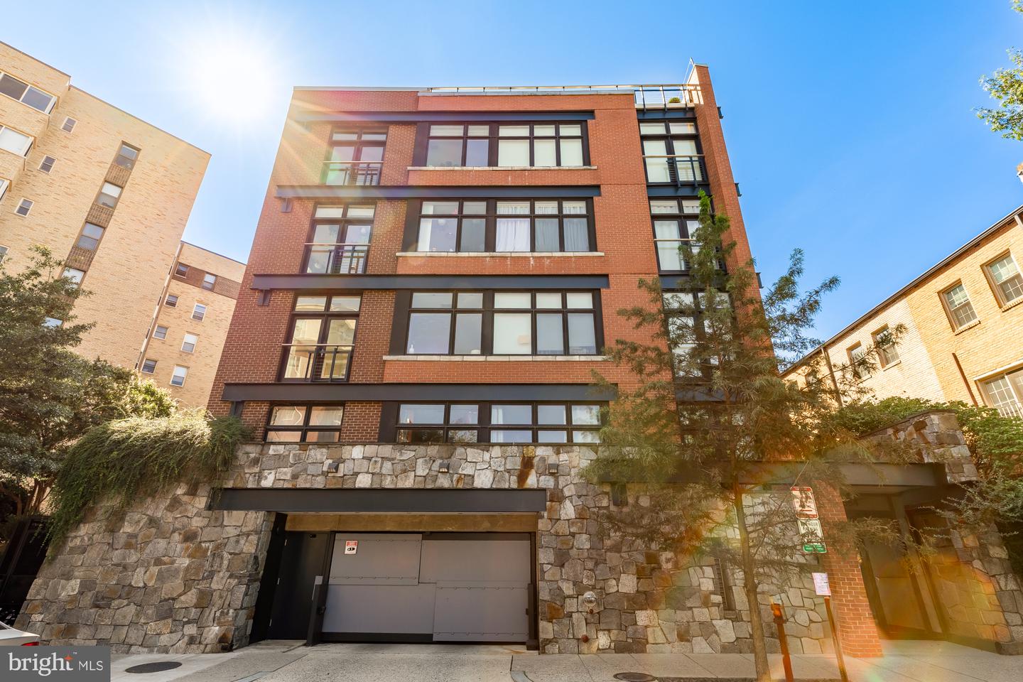 1654 EUCLID ST NW #202 Property Photo 1