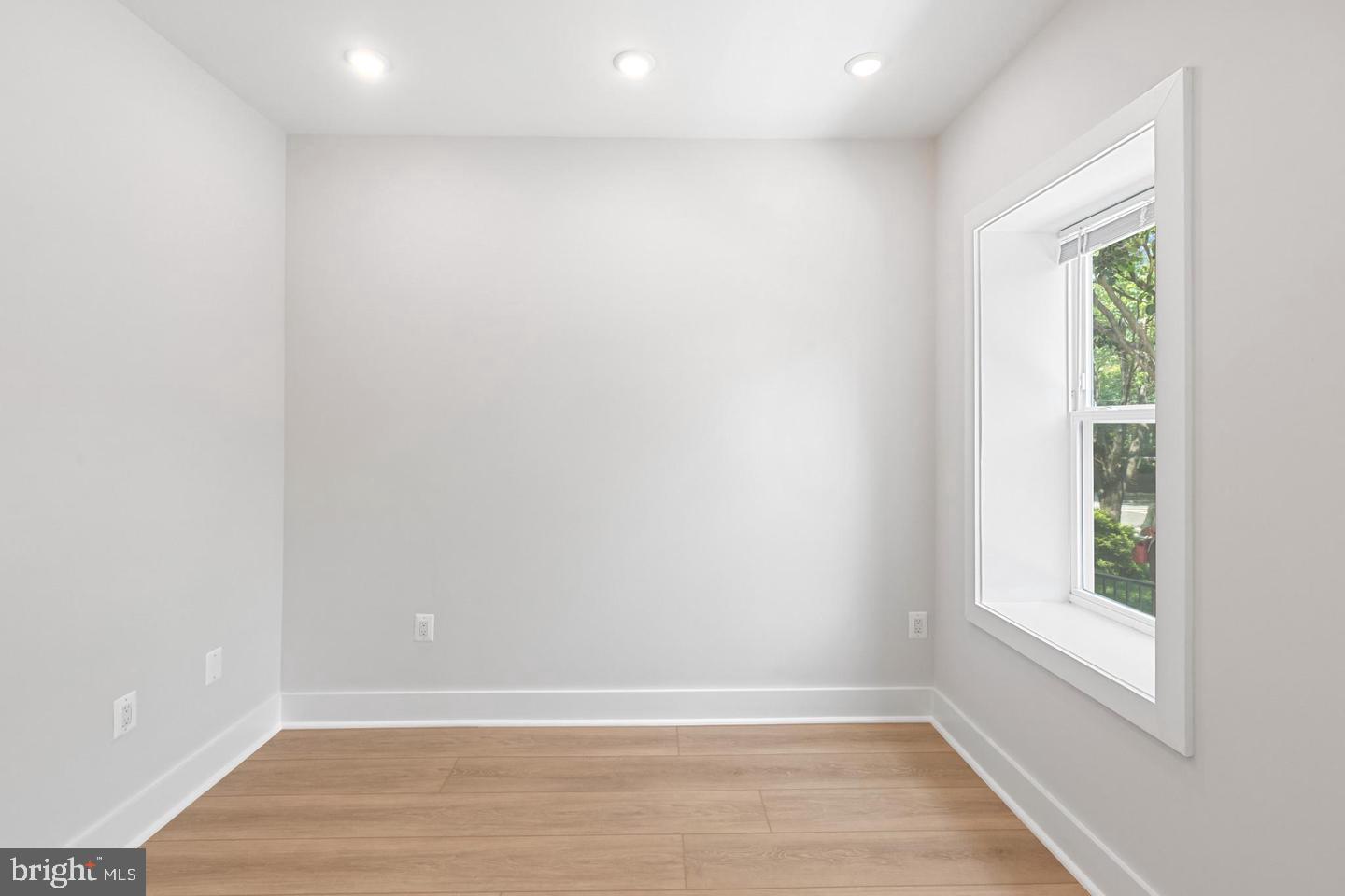 2236 40th St Nw #4 Property Photo 17