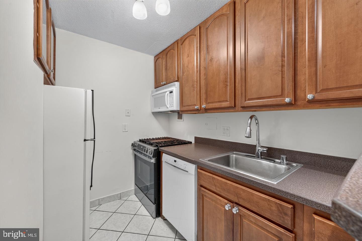 DCDC2283916 Property Photo 6