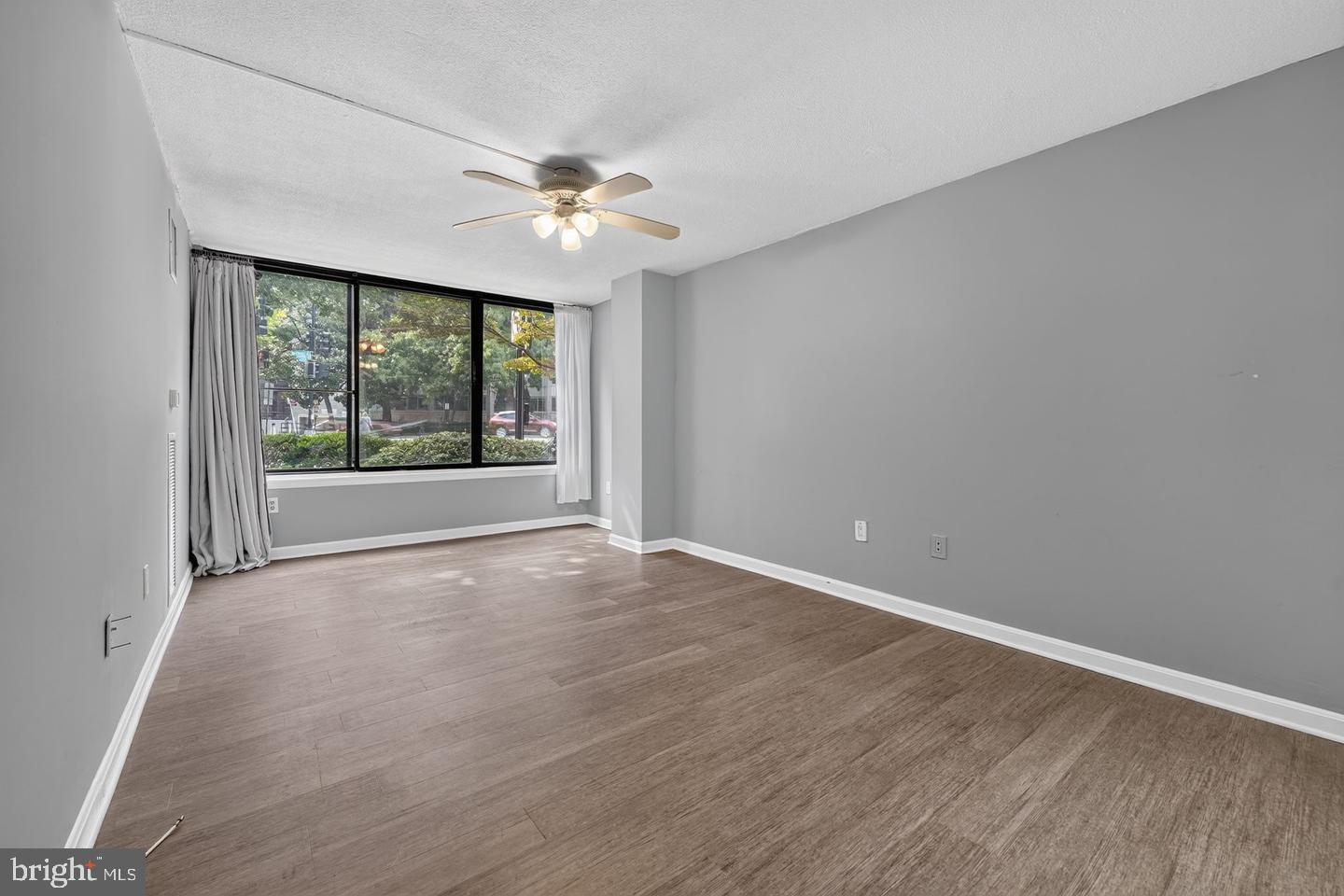 DCDC2283916 Property Photo 12