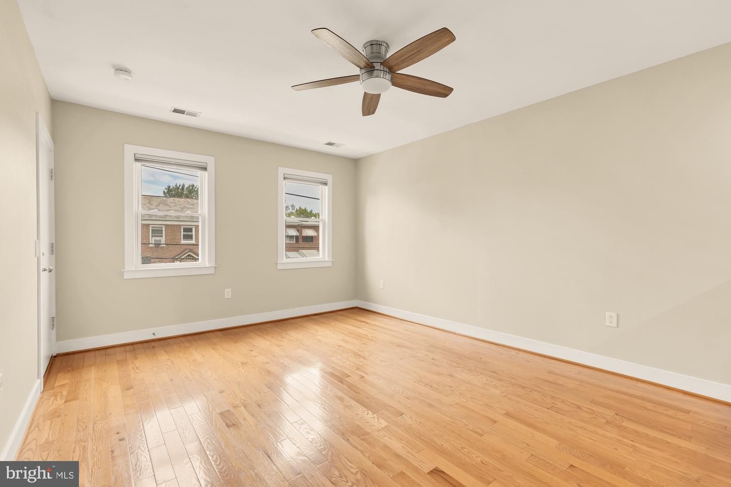 1353 Adams St Ne #3 Property Photo 6