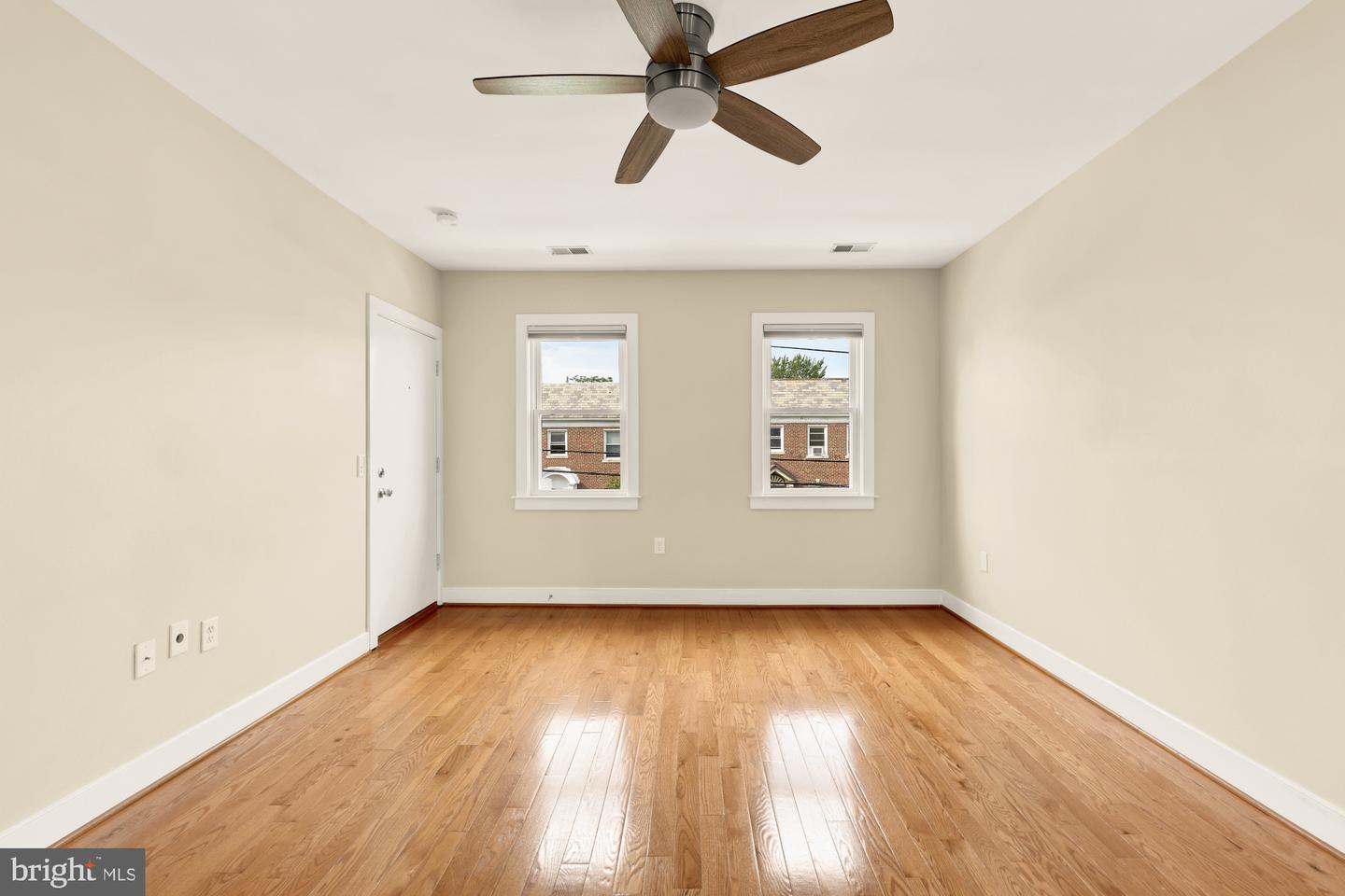 1353 Adams St Ne #3 Property Photo 7