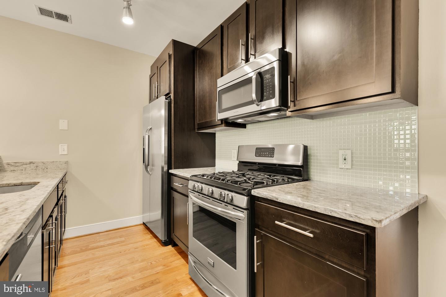 1353 Adams St Ne #3 Property Photo 11