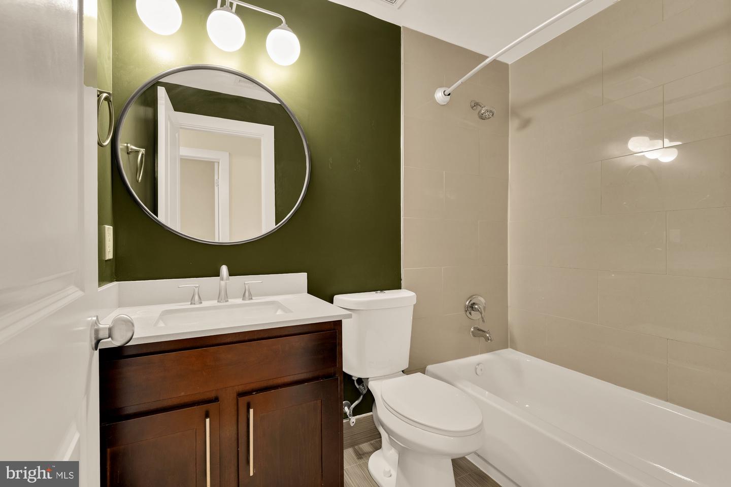 1353 Adams St Ne #3 Property Photo 20