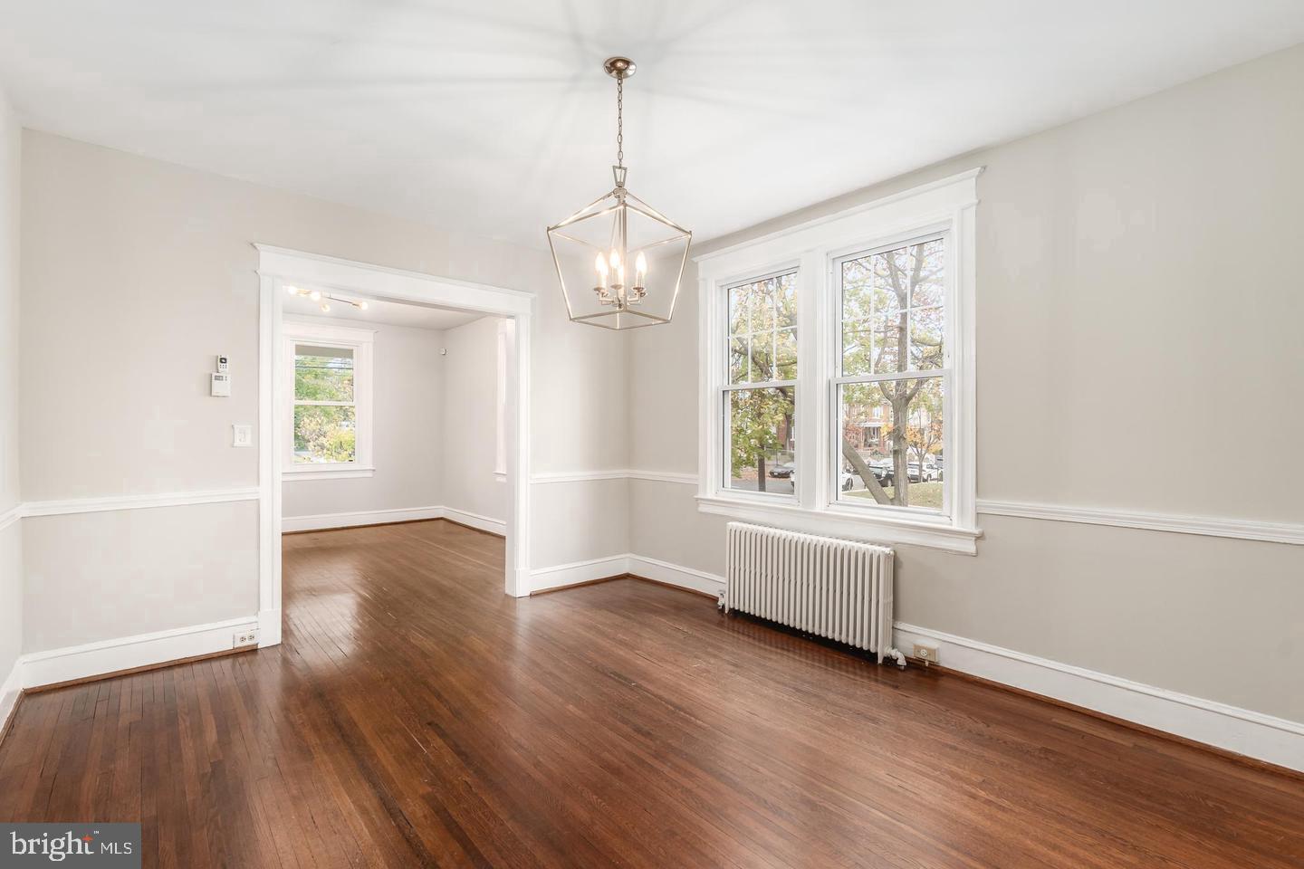 900 Madison St Nw #b Property Photo 8