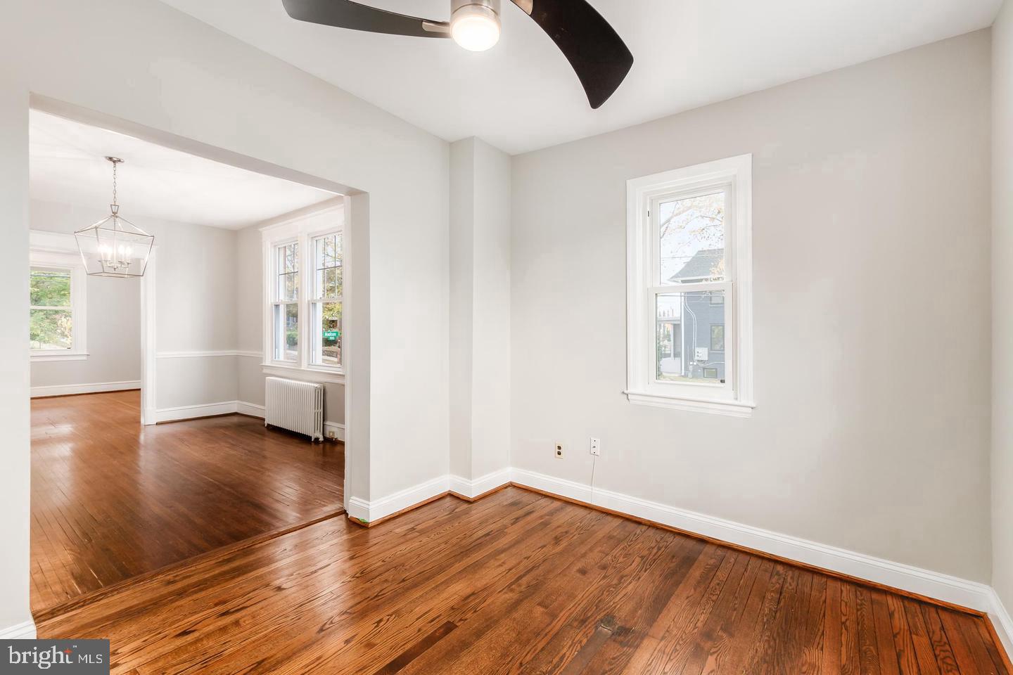 900 Madison St Nw #b Property Photo 11