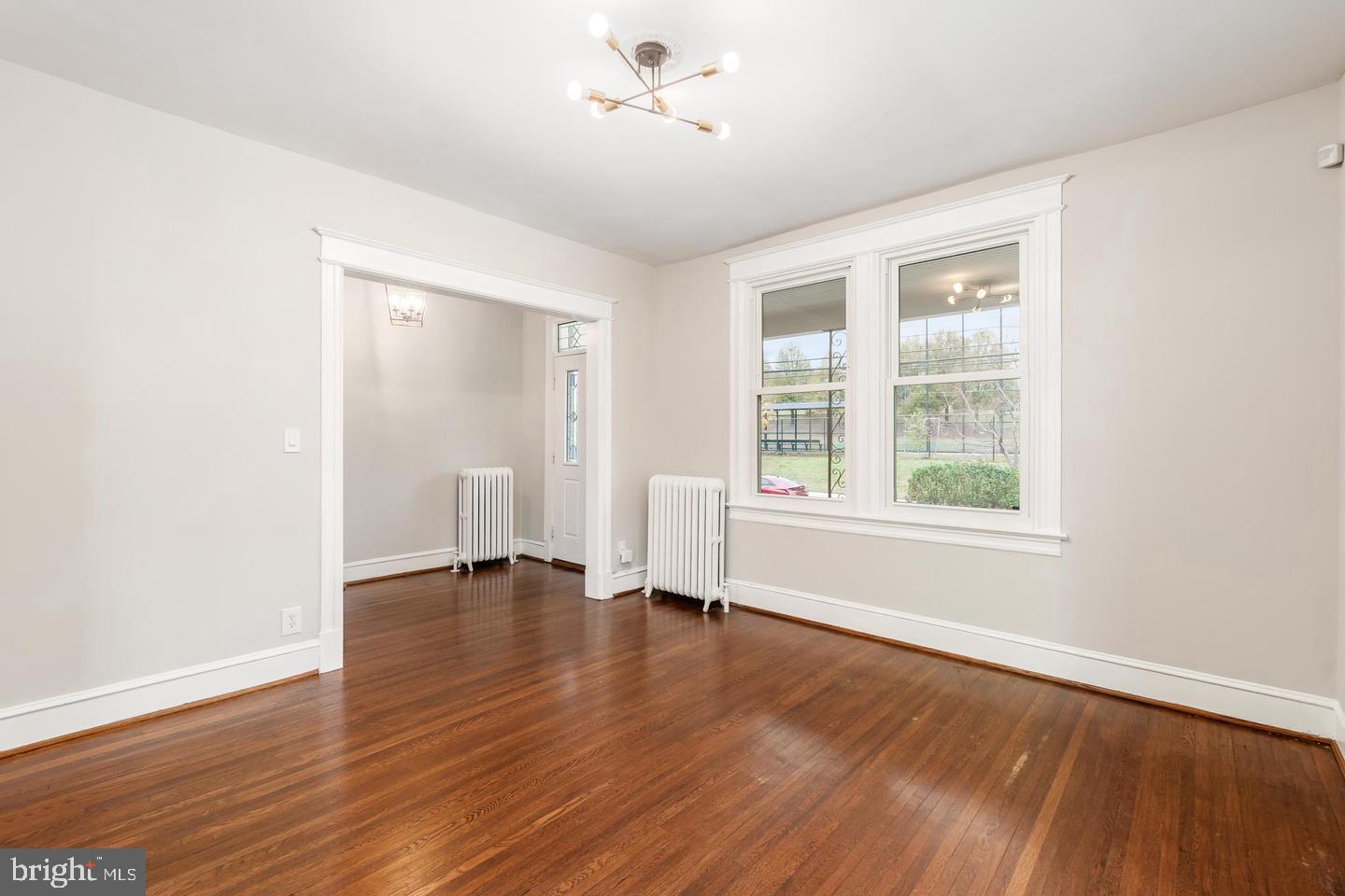 900 Madison St Nw #b Property Photo 12
