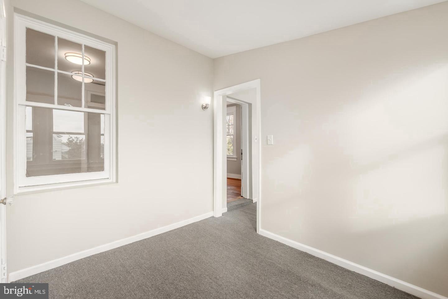 900 Madison St Nw #b Property Photo 18