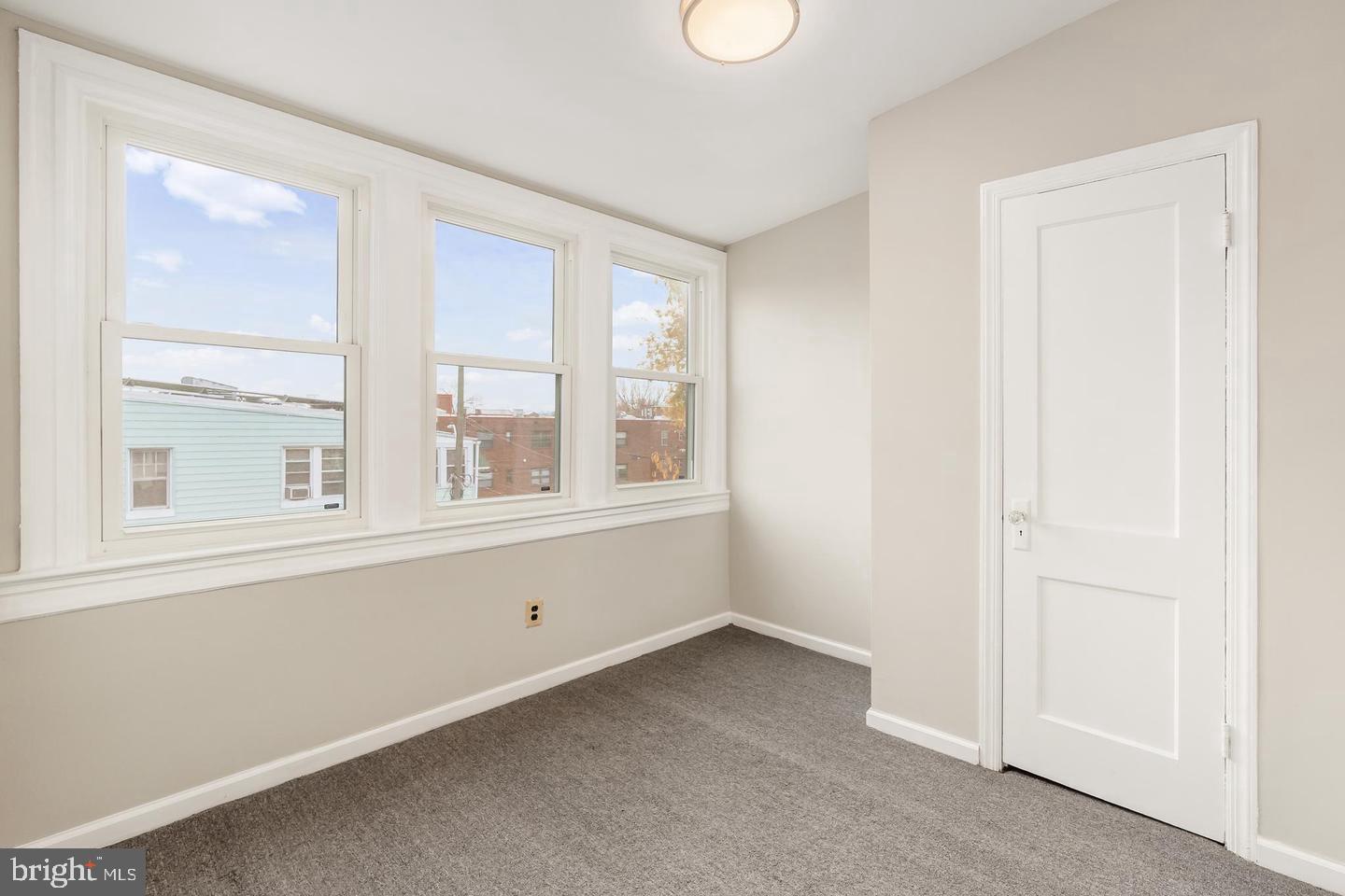 900 Madison St Nw #b Property Photo 20