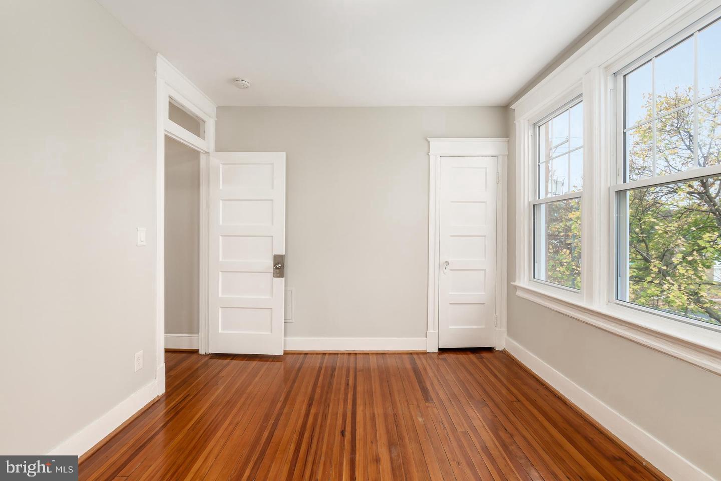 900 Madison St Nw #b Property Photo 22