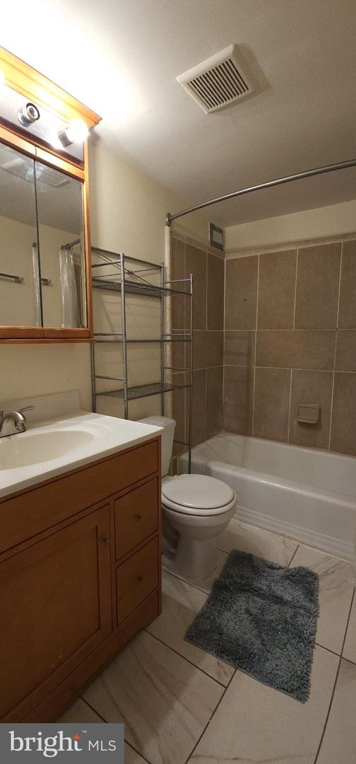 1920 Naylor Rd Se #201 Property Photo 5