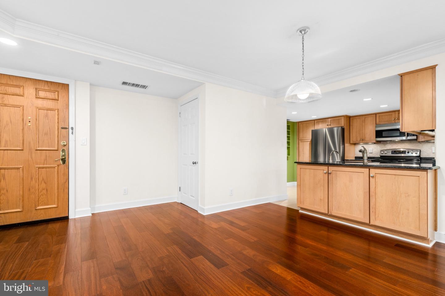 1080 Wisconsin Ave Nw #2011 Property Photo 8