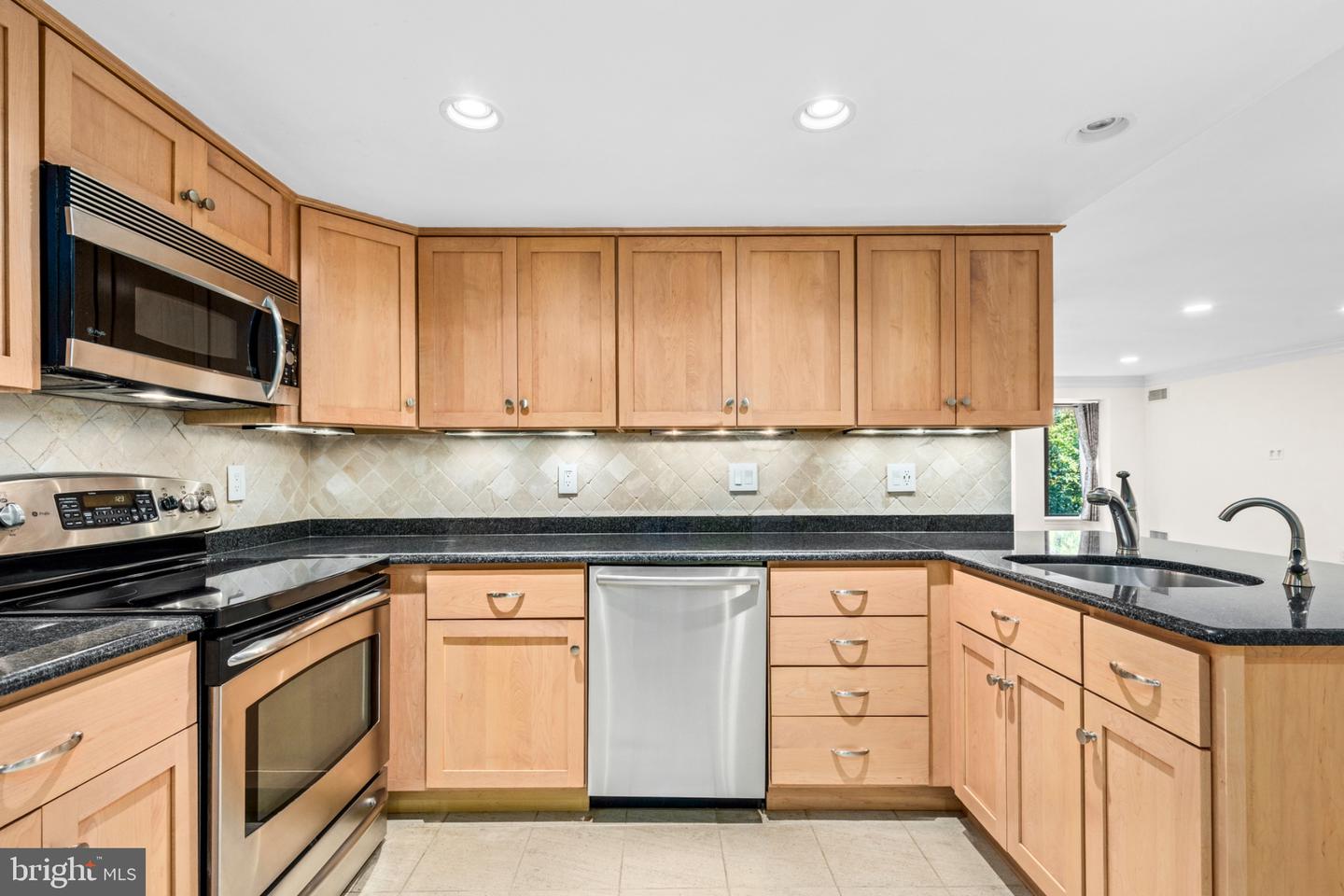 1080 Wisconsin Ave Nw #2011 Property Photo 10