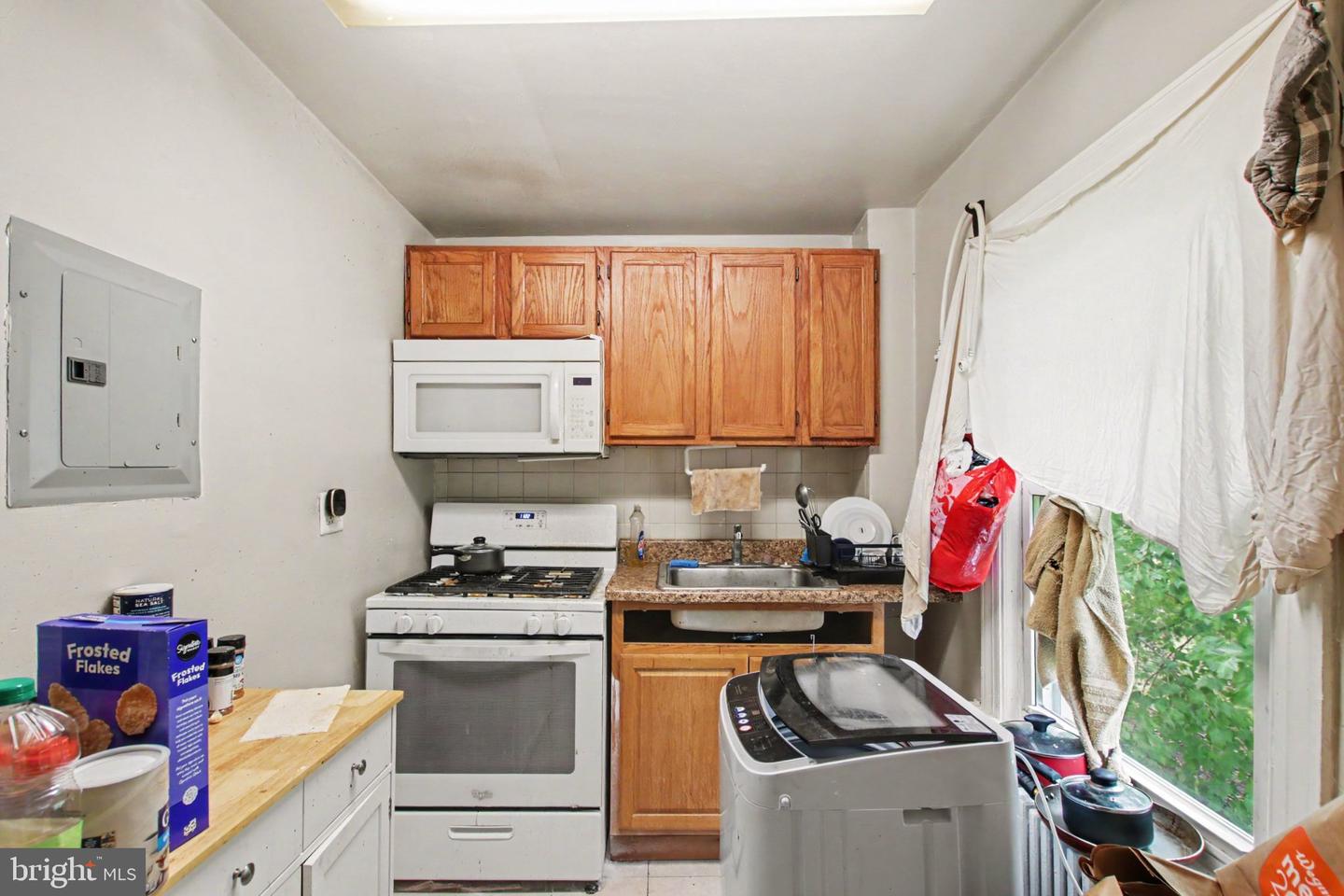 4898 Sheriff Rd Ne Property Photo 9