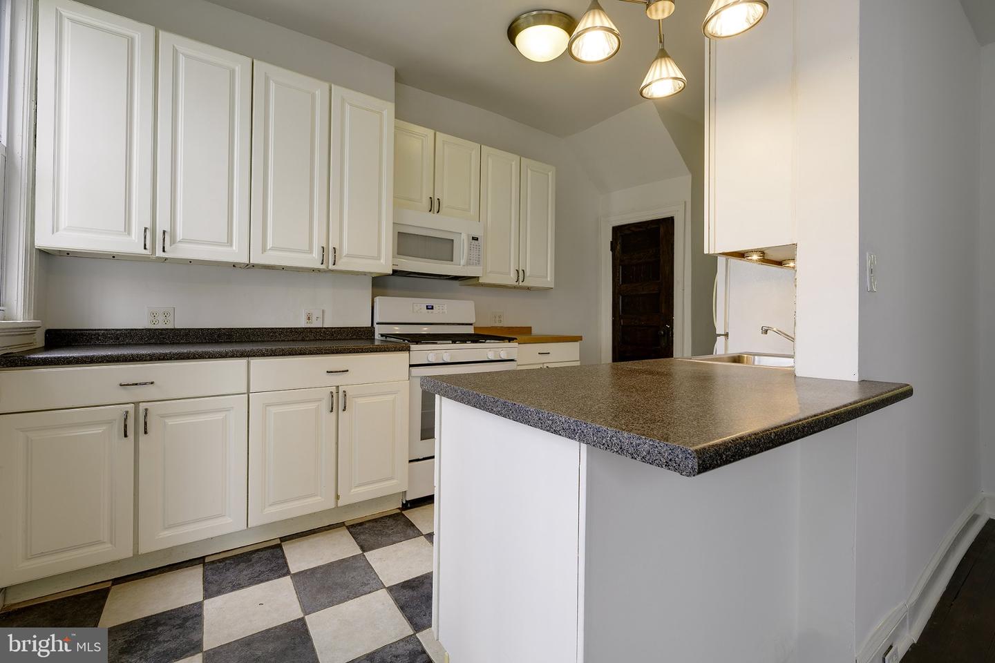 1383 Quincy St Nw Property Photo 8