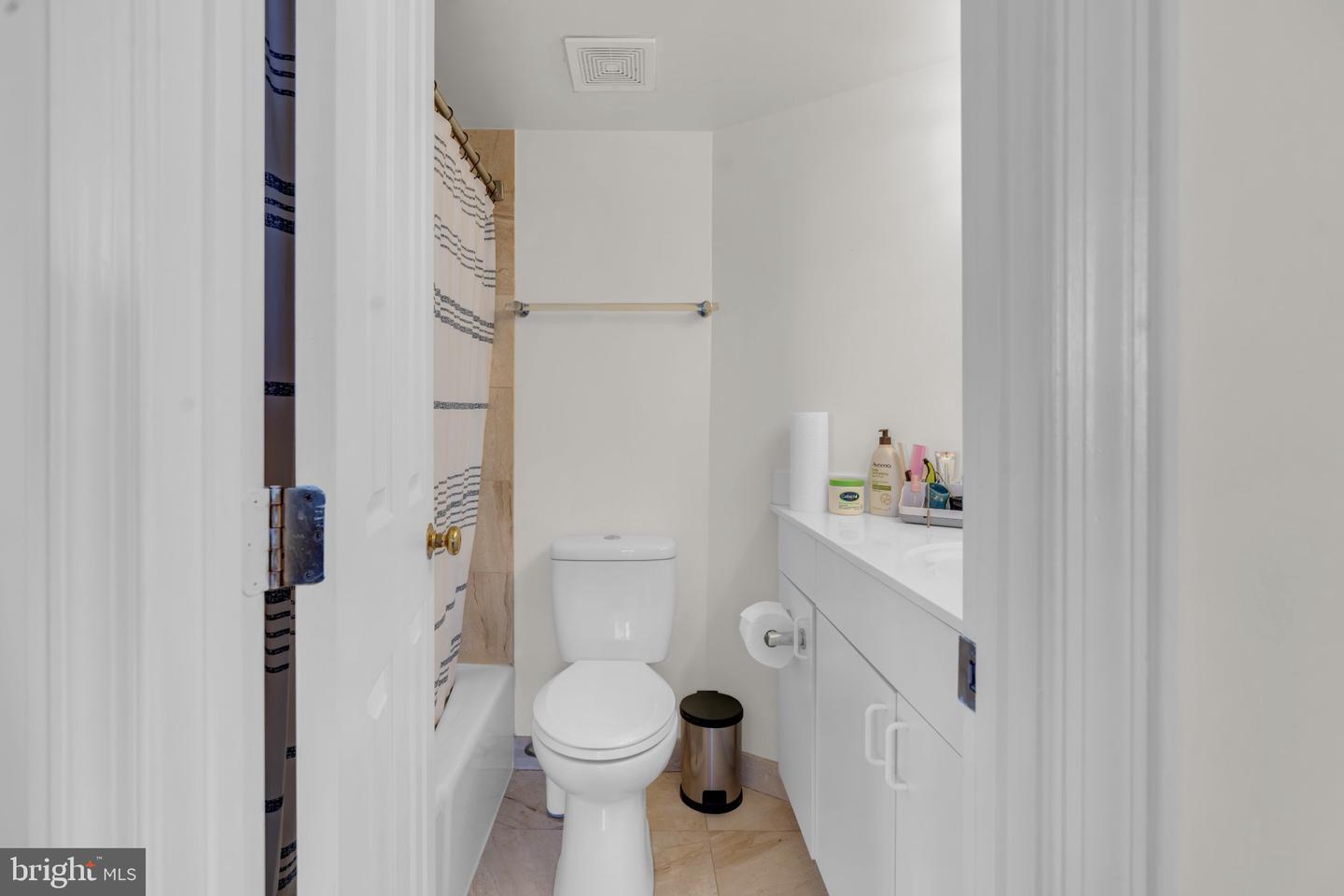 601 Pennsylvania Ave Nw #504 Property Photo 16