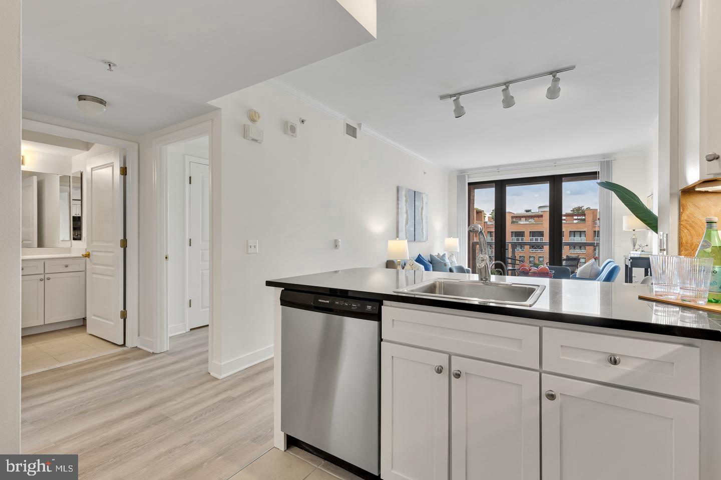 631 D St Nw #1237 Property Photo 6