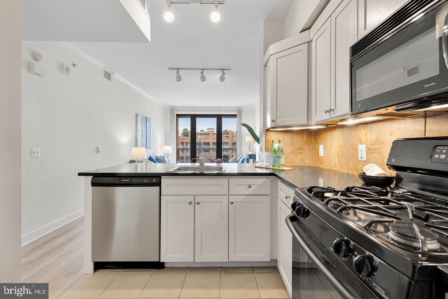 631 D St Nw #1237 Property Photo 7