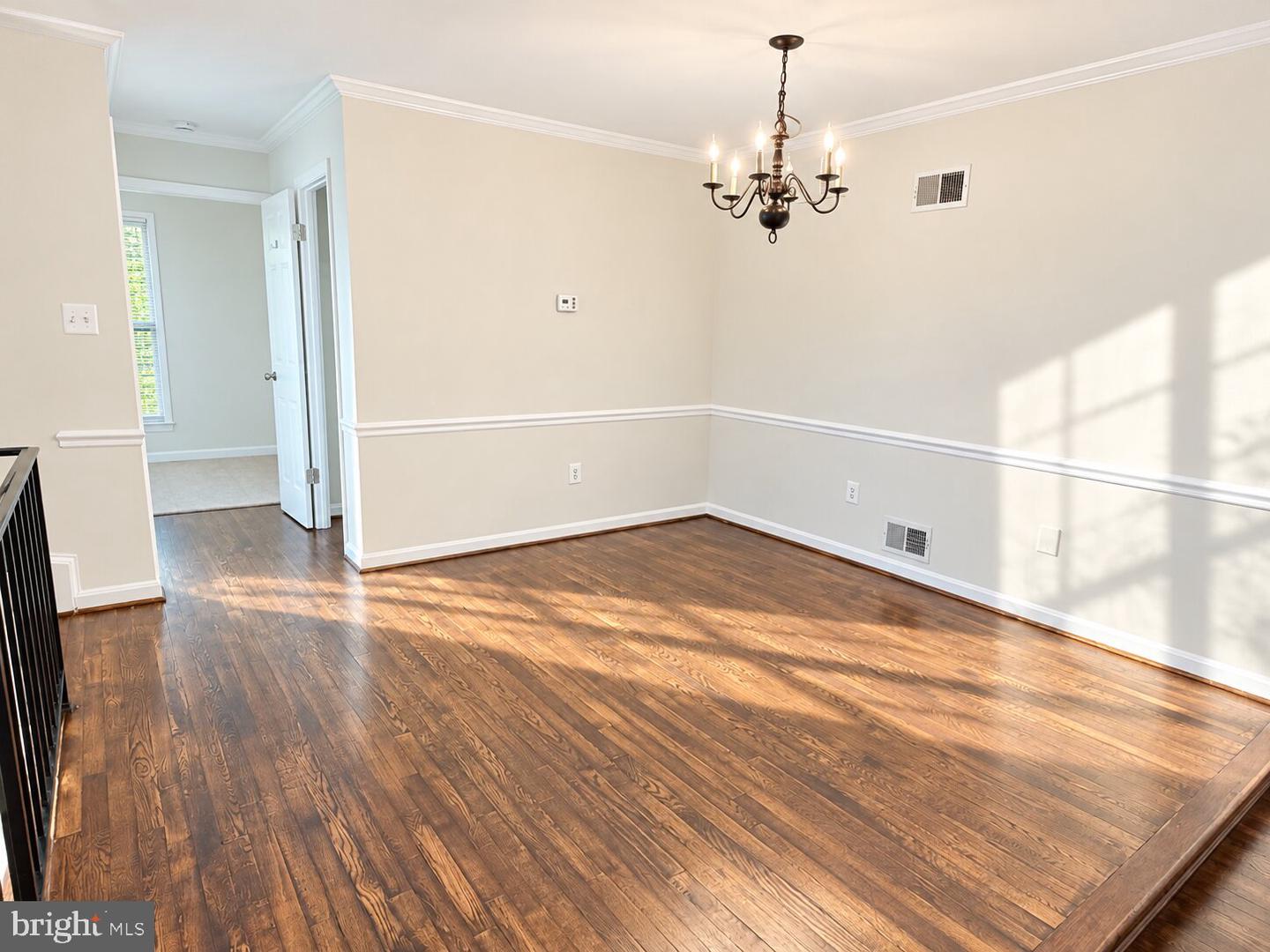 4436 Macarthur Blvd Nw #5b Property Photo 11