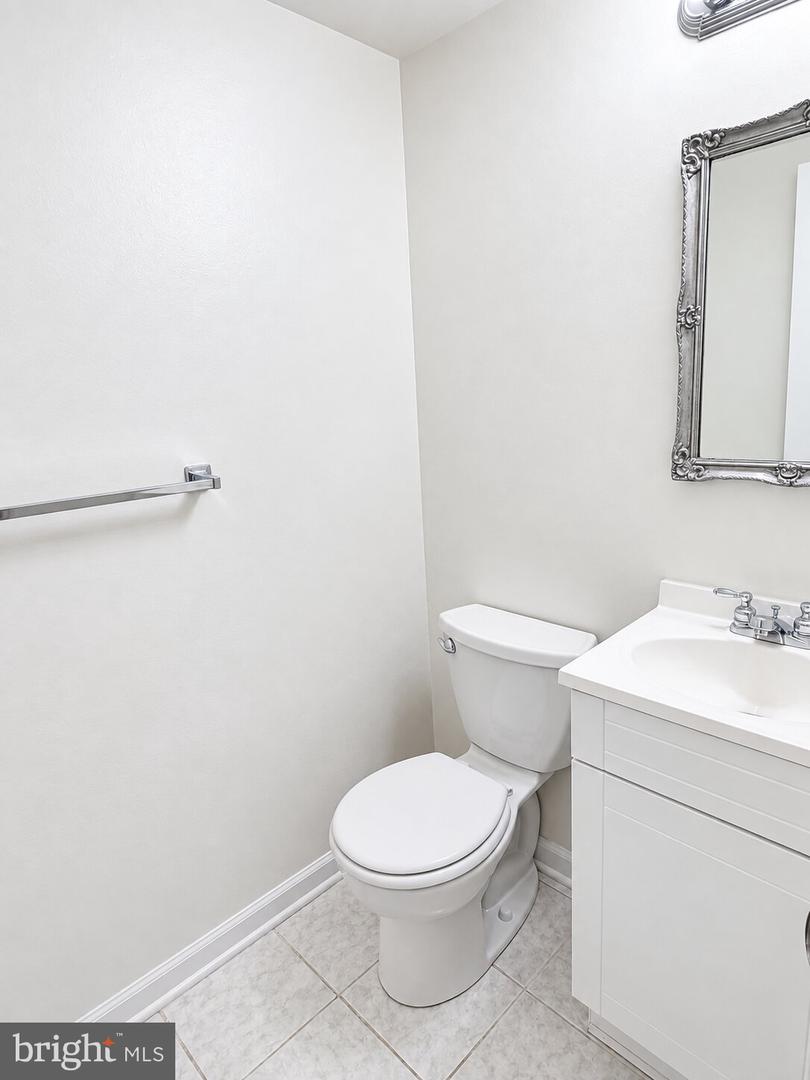 4436 Macarthur Blvd Nw #5b Property Photo 13