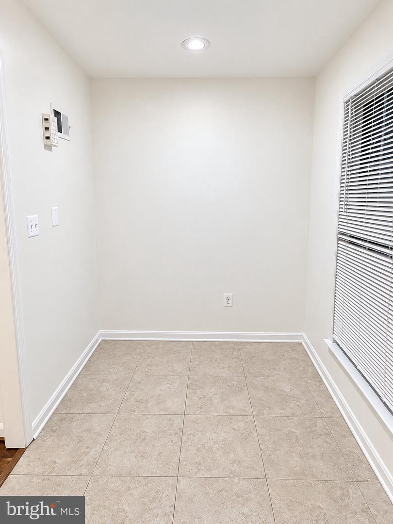 4436 Macarthur Blvd Nw #5b Property Photo 17