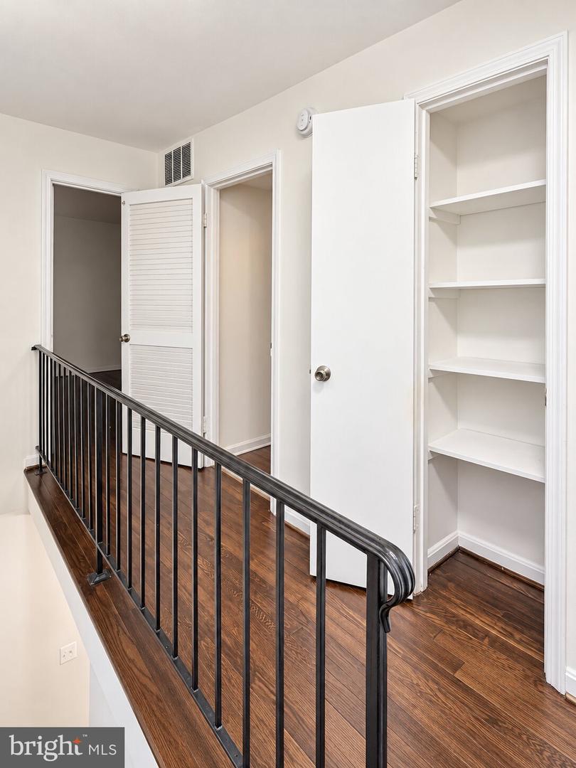 4436 Macarthur Blvd Nw #5b Property Photo 18