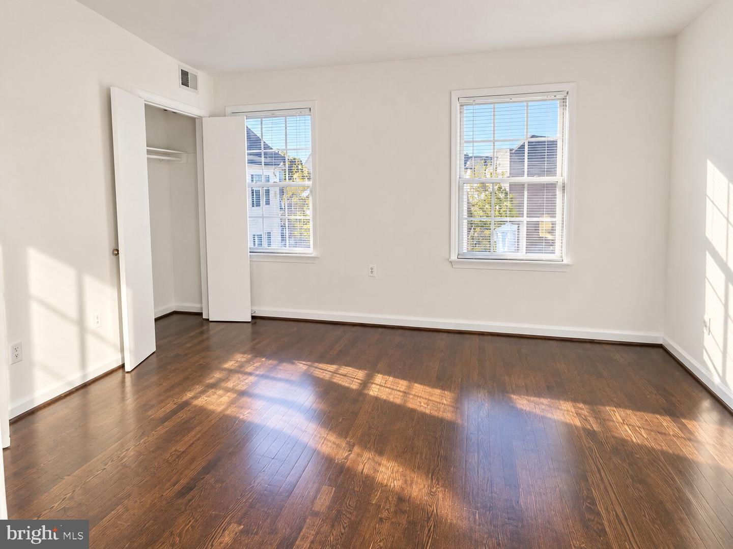4436 Macarthur Blvd Nw #5b Property Photo 19