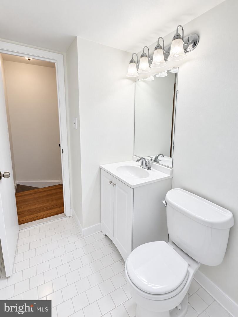 4436 Macarthur Blvd Nw #5b Property Photo 21