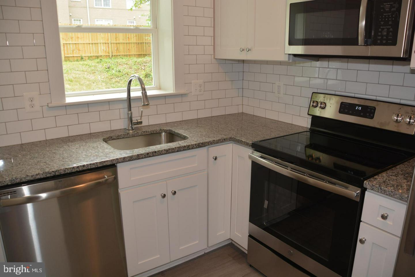 5029 Hanna Pl Se #1 Property Photo 3