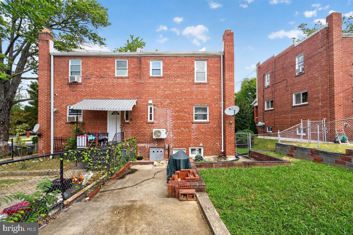4913 Brooks St Ne Property Photo 22
