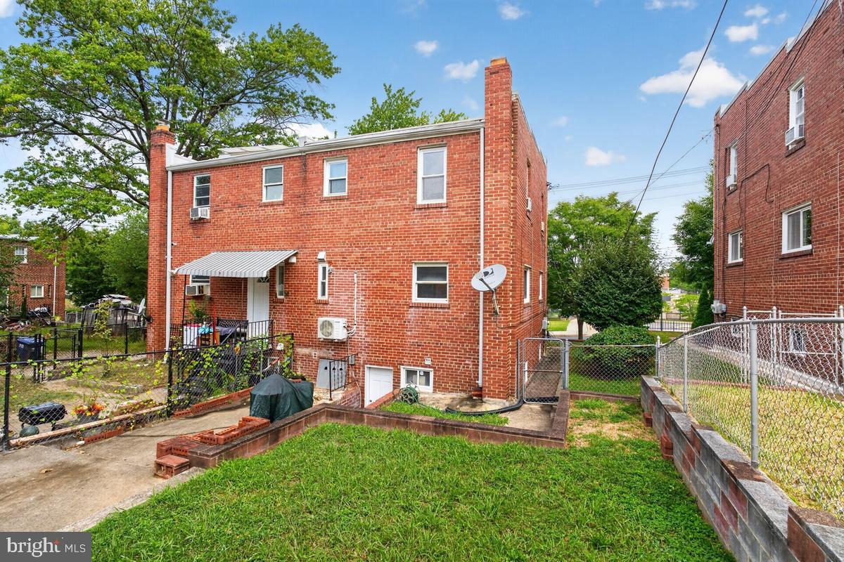 4913 Brooks St Ne Property Photo 23