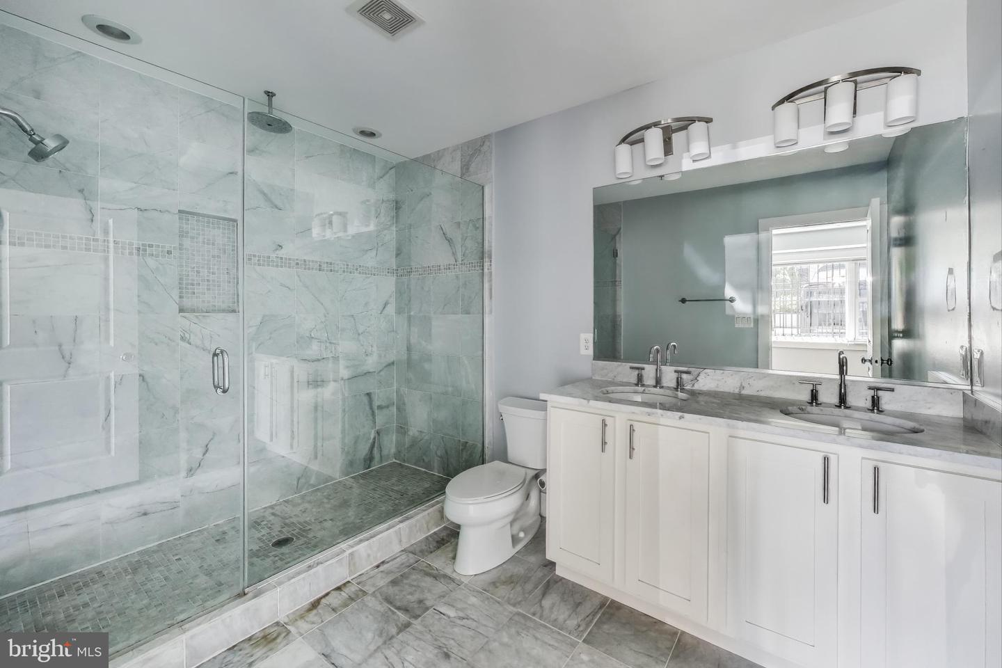 1480 Harvard St Nw #1 Property Photo 11
